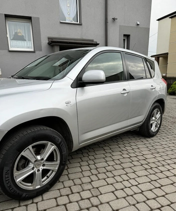 Toyota RAV4 cena 30000 przebieg: 233000, rok produkcji 2007 z Szubin małe 191